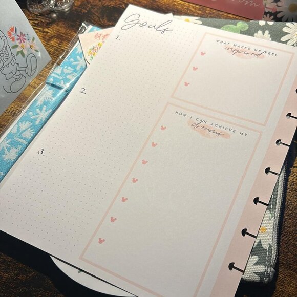 Happy Planner - Disney Mickey, Minnie Bundle - Items are NEW - Picture 4 of 10